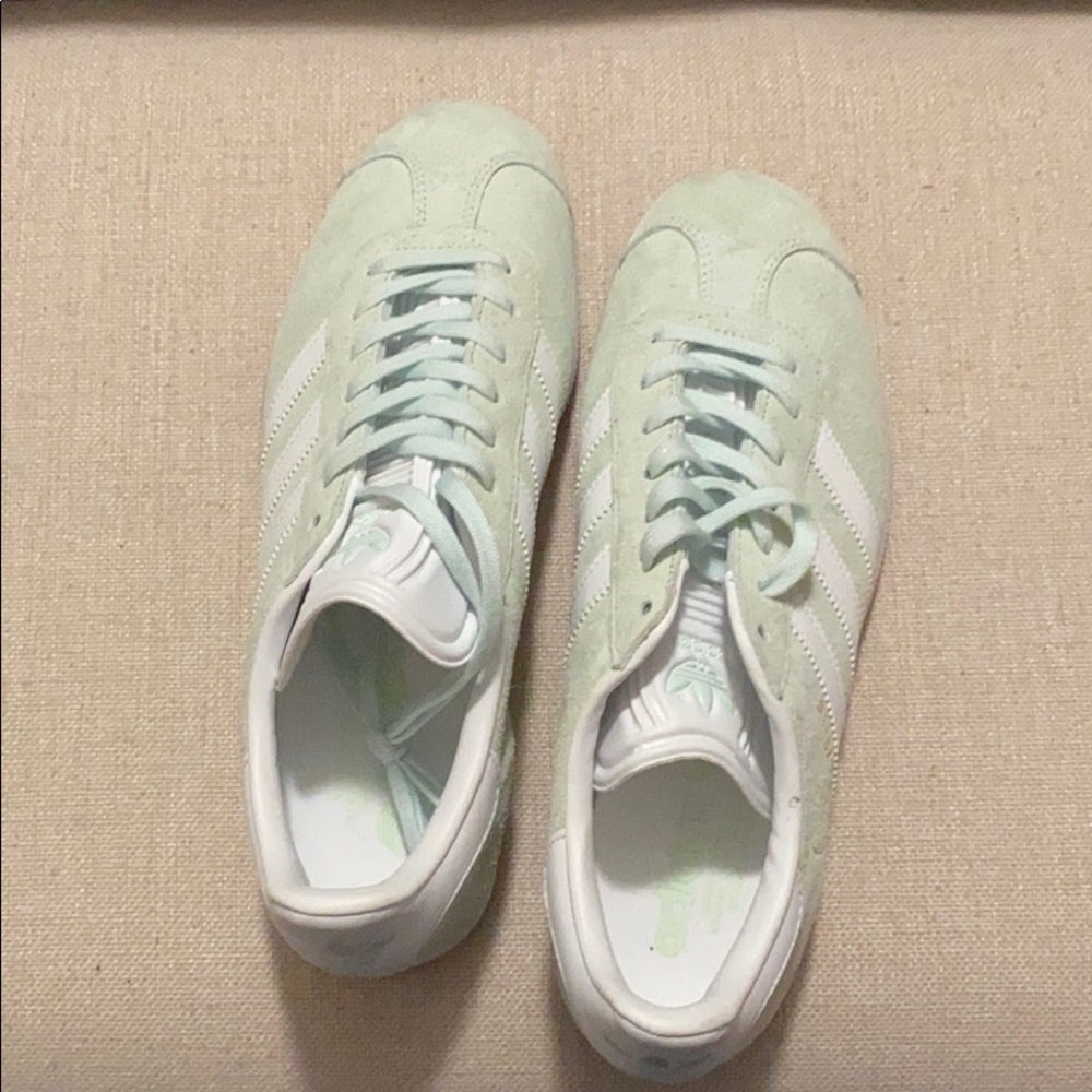 Woman adidas
